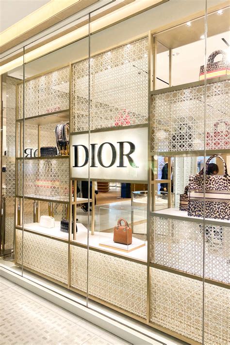 Christian Dior outlet store